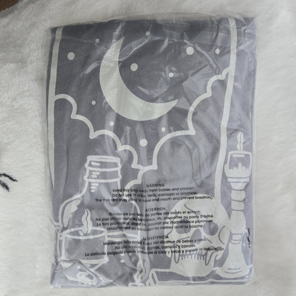 After Dark Readers' Club Graphic Tee Bookish Box - Picture 3 of 3